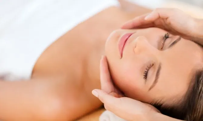 come fare i massaggi anti age al viso