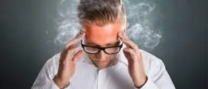 Uomo stressato