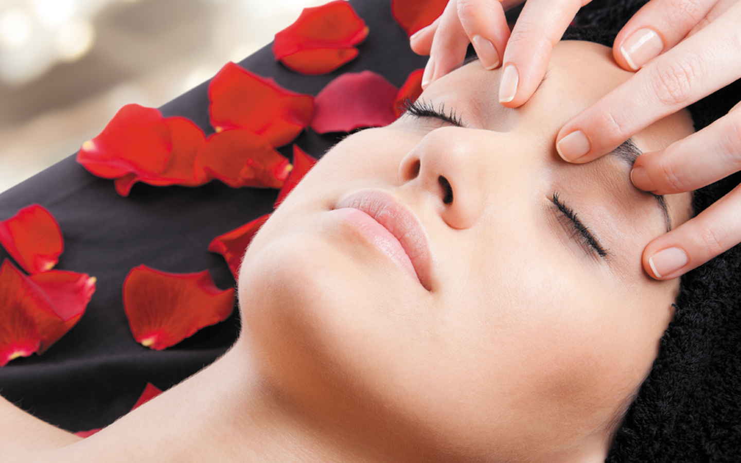 cos\è il massaggio giapponese al viso yoga facciale